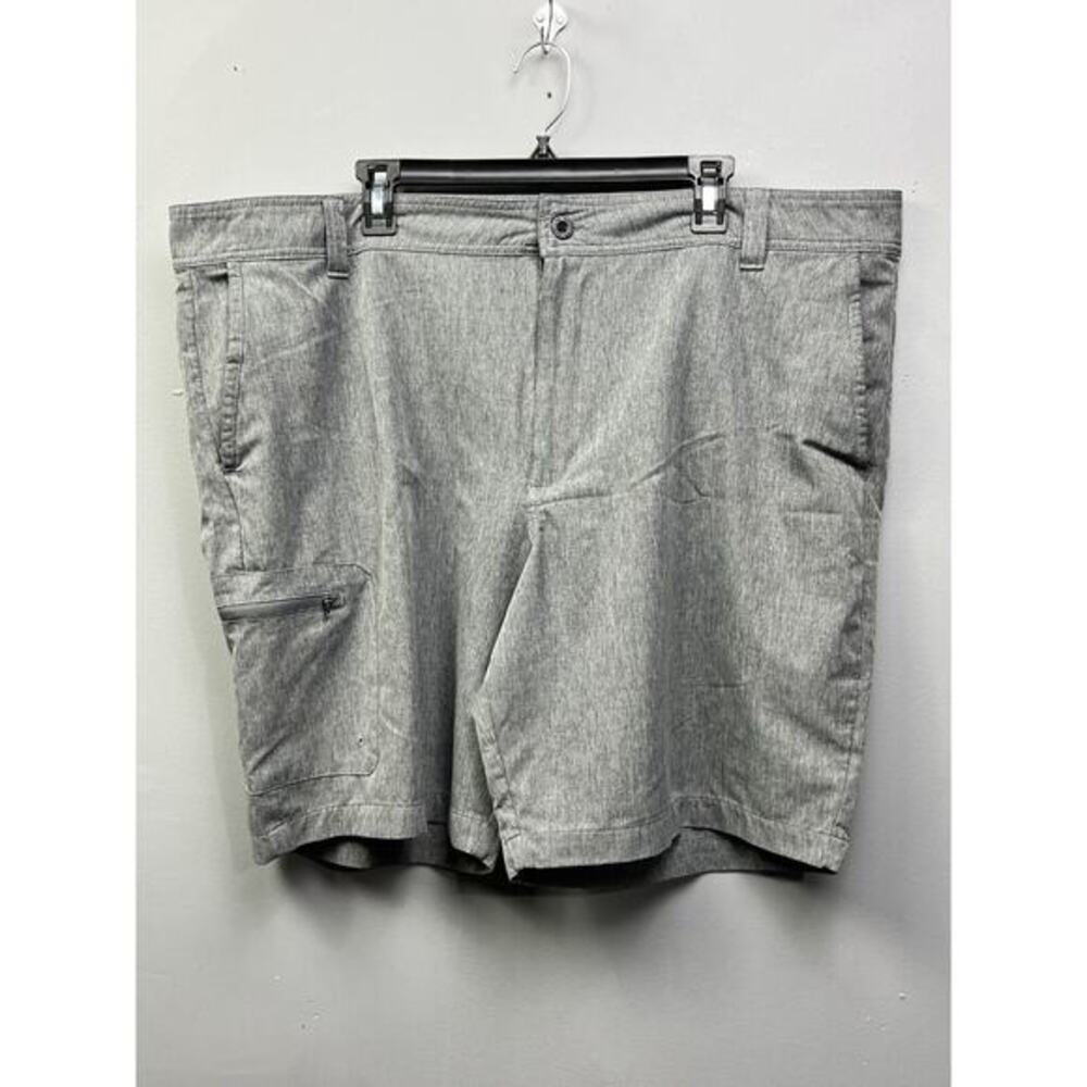 Magellan Shorts Men's Size 44"x 10" Fish Gear Gray Logo Pockets Water Repellent